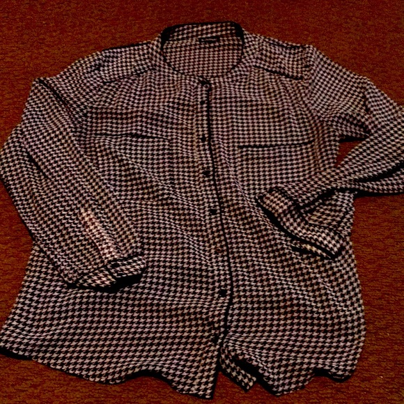 Tops - Black and white houndstooth blouse